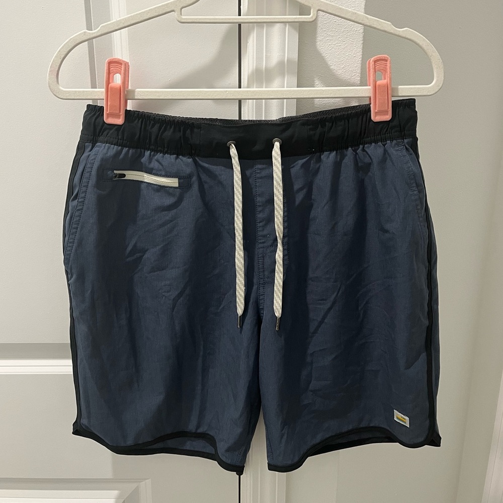 Vuori Blue Banks Short